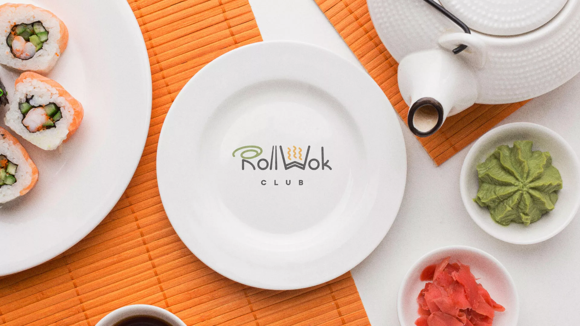Разработка логотипа и фирменного стиля суши-бара «Roll Wok Club» в Вяземском